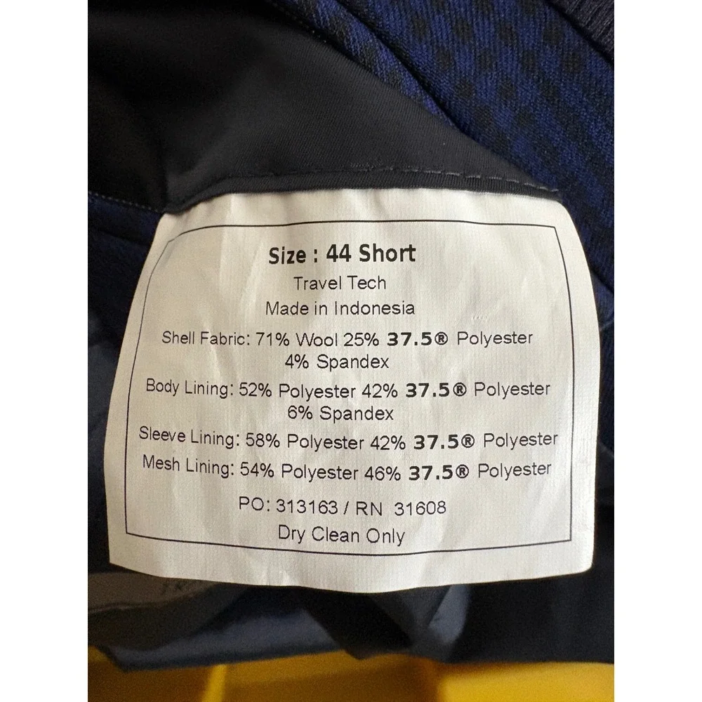 Jos A Bank Traveler Travel Tech Slim Fit Blazer Blue Black‎ Check Sport Coat
